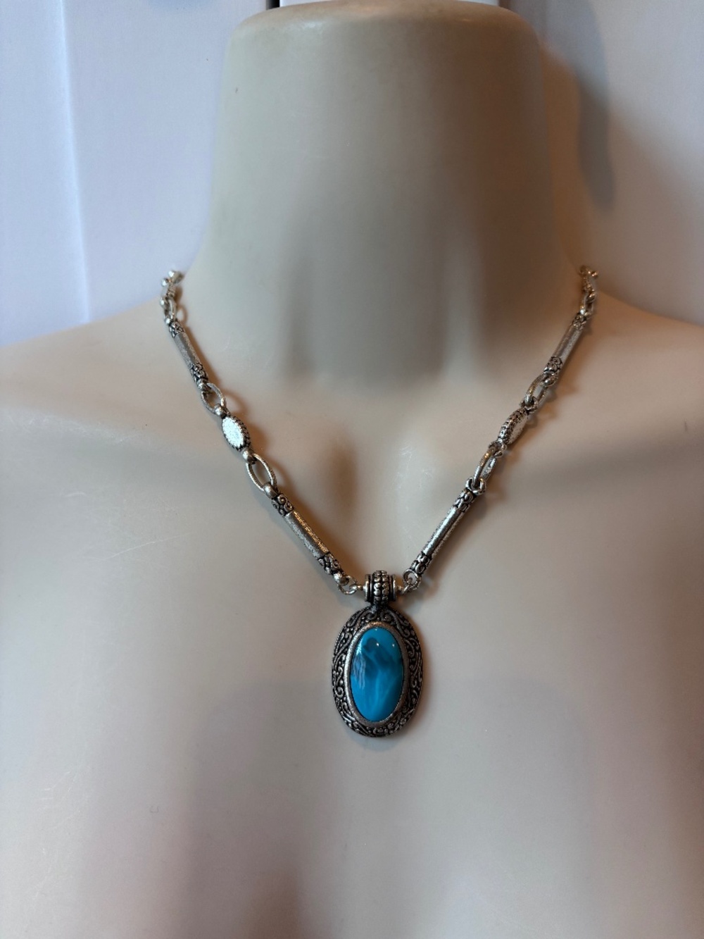 Vintage faux turquoise necklace